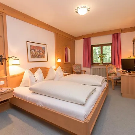 Отель Der Erlhof Restaurant &