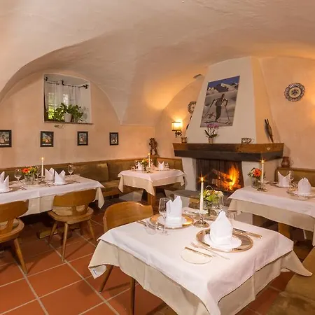 Der Erlhof Restaurant & Отель Целль-ам-Зе