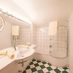 Ξενοδοχείο Der Erlhof Restaurant & Landhotel 3*
