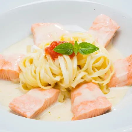 Der Erlhof Restaurant & Готель Целль-ам-Зеє