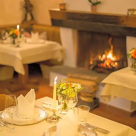 Der Erlhof Restaurant & מלון 3*
